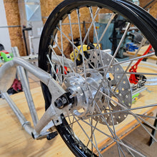 Load image into Gallery viewer, Race series 17" wheel sets