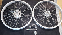Load image into Gallery viewer, 24" wheel set